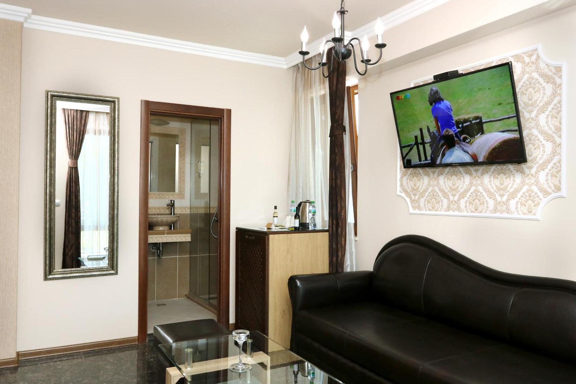 Mon Ami Apart In Studentski Grad Area صوفيا المظهر الخارجي الصورة